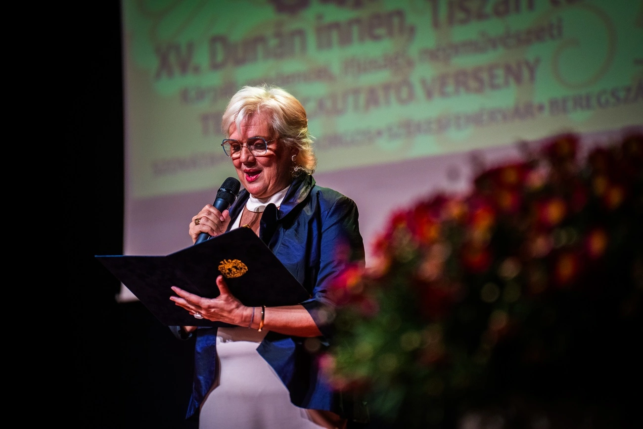 Dunán innen Tiszán túl