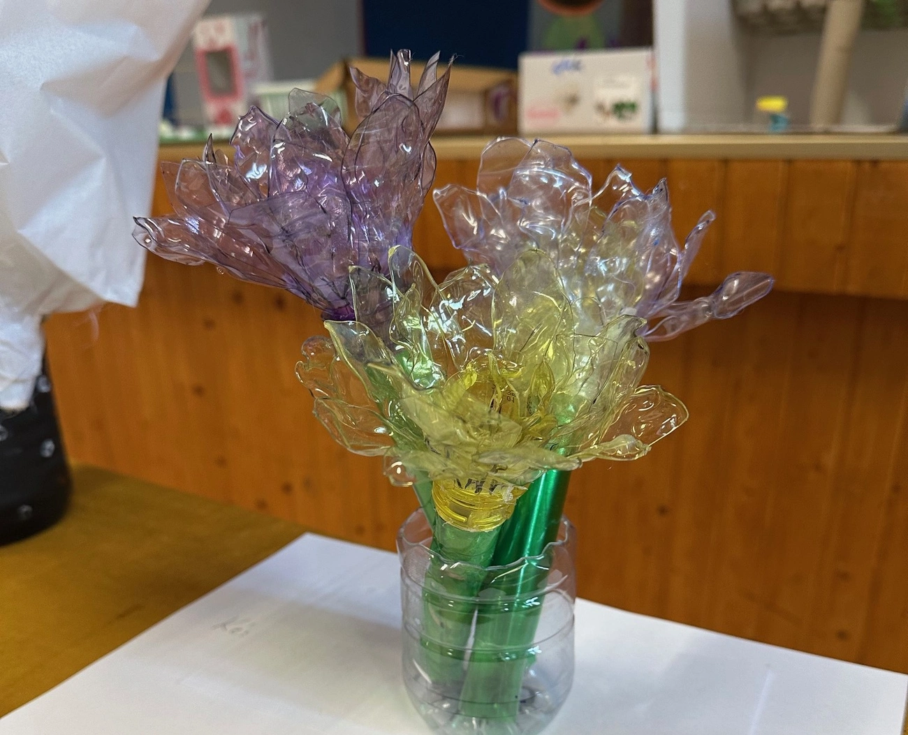 fenntarthatósági kiállítás a Kossuthban. Fotó: Kossuth Lajos Evangélikus Gimnázium