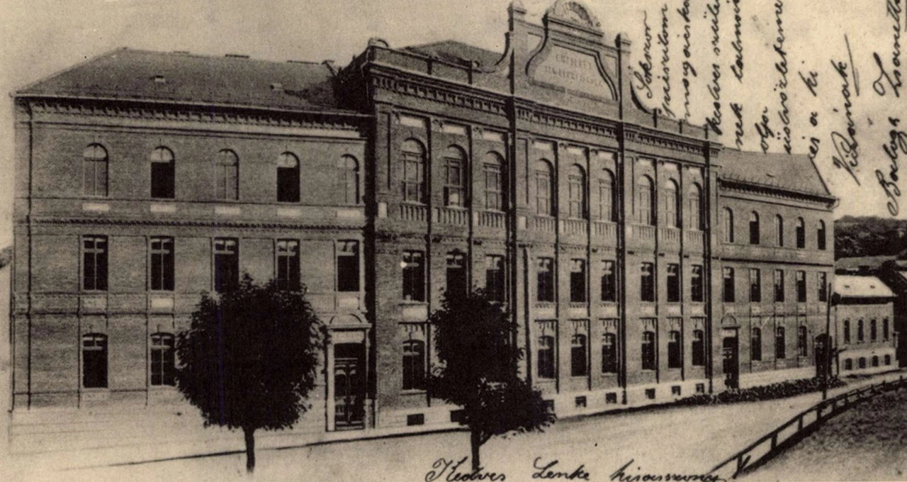 Az Erzsébet iskola 1901-ben/Wikipédia