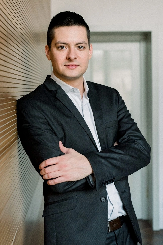 Adam Tabajdi orgonaművész. Fotó: Filharmónia Magyarország