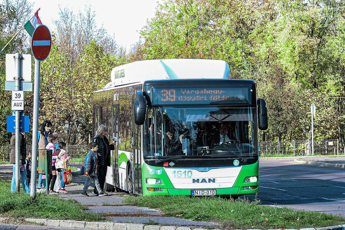 39_busz_vargahegy_szent_anna_megallo_mvk.jpg