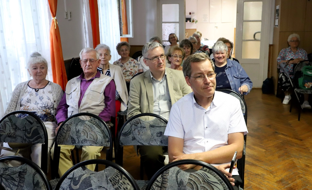 vakok és gyengénlátók
