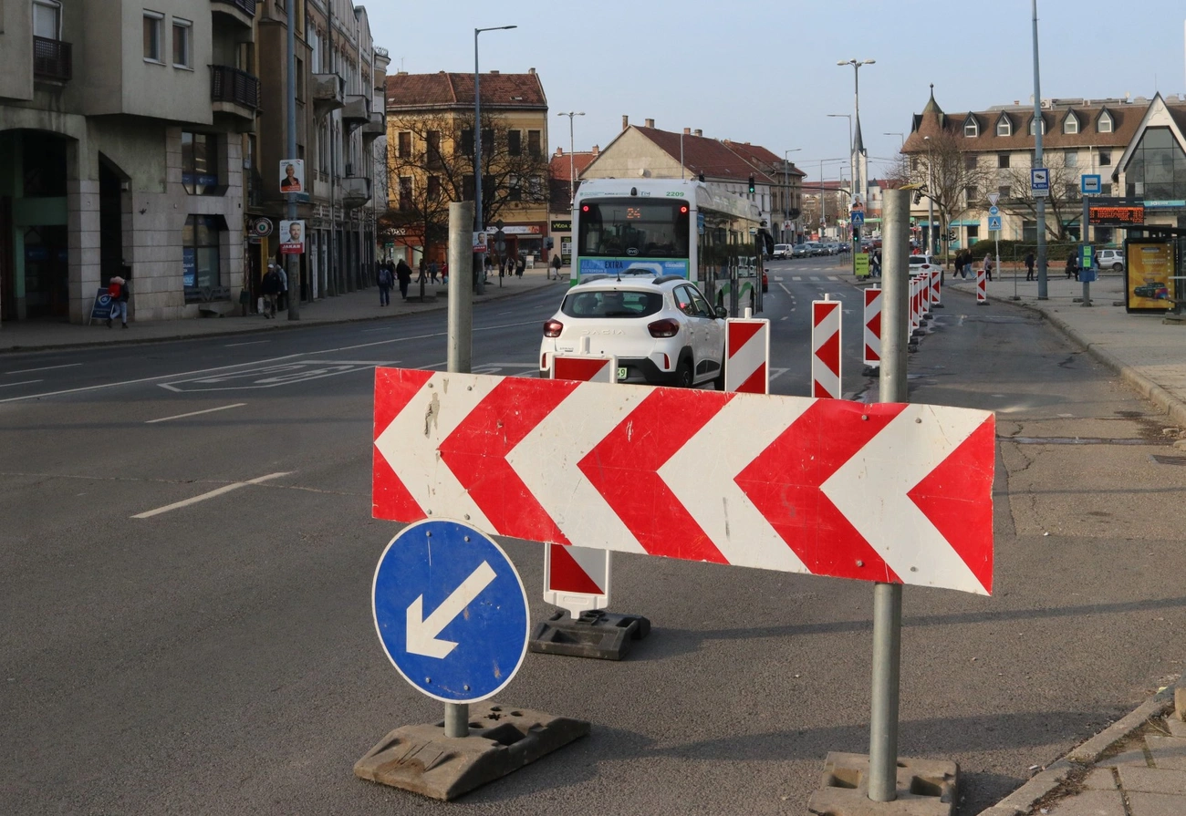 26-os főút javítása. Fotó: Mocsári László