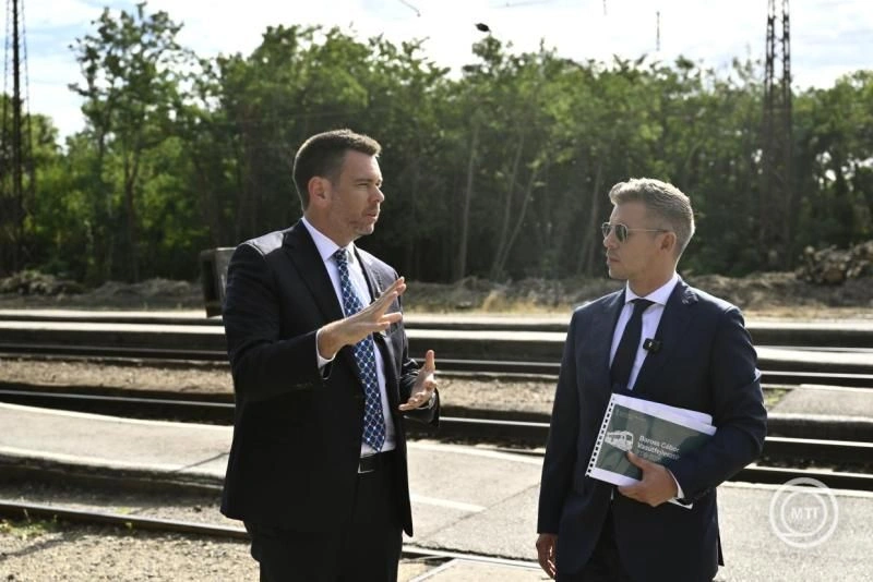 Vitézy Dávid és Magyar Péter. Fotó: Kovács Márton/MTI