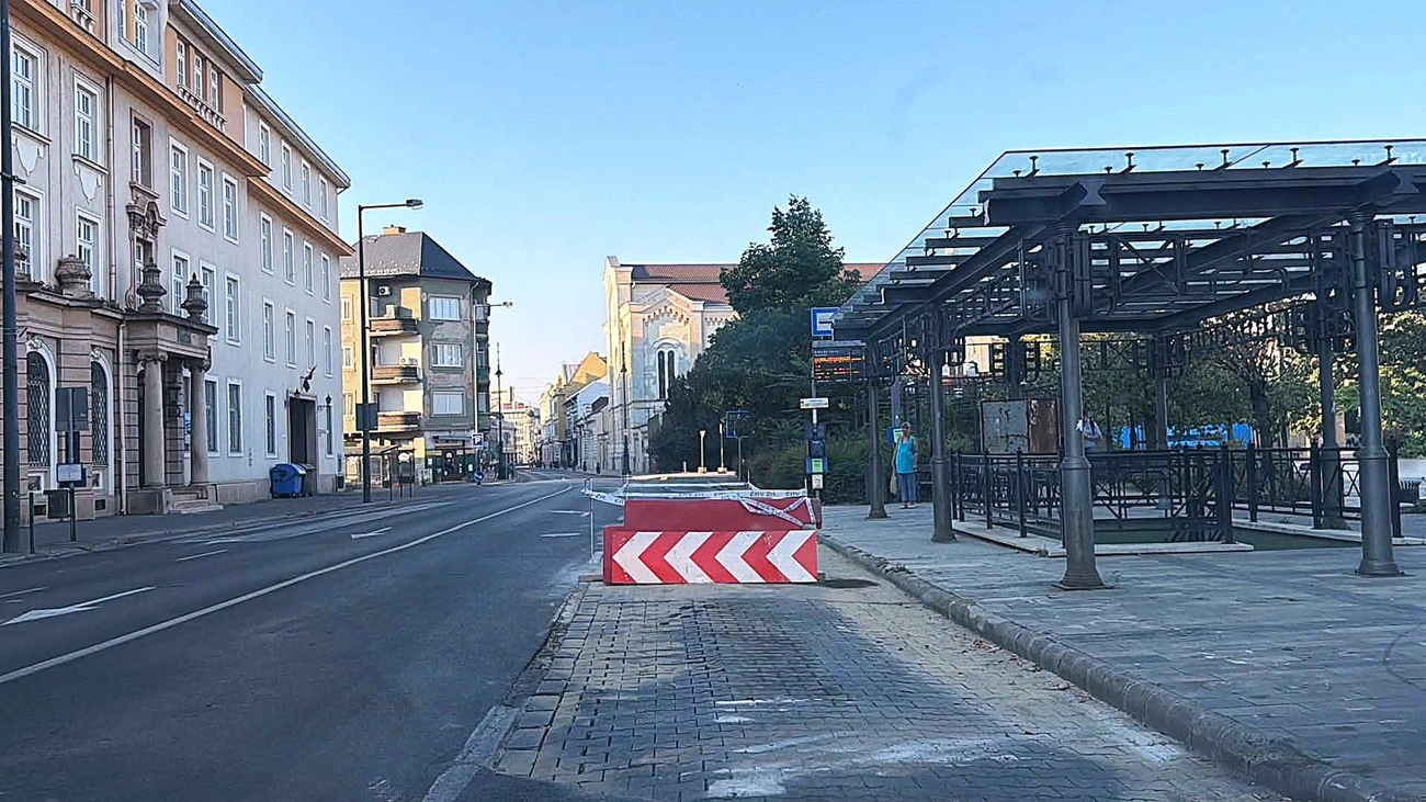 Kazinczy Ferenc utca, közlekedési információ. Fotó: Miskolci Városgazda Facebook
