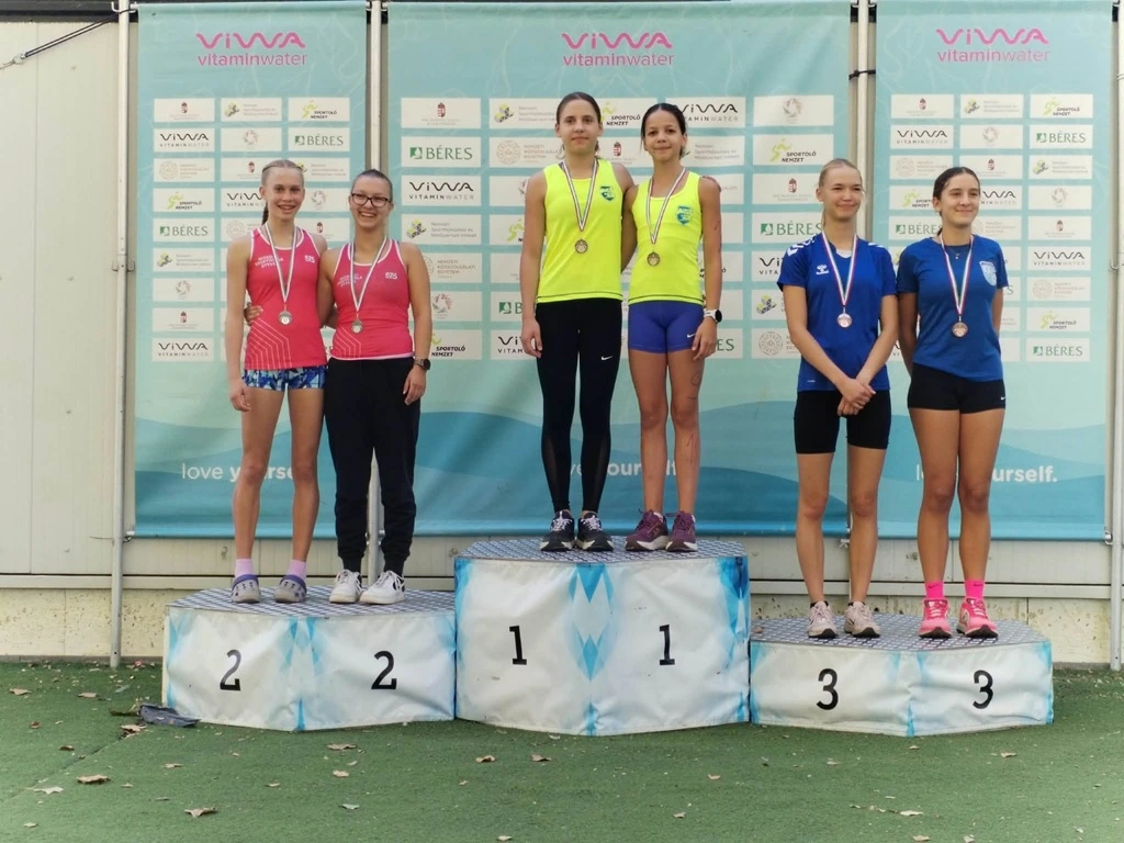 pocsai-noemi-emese-balrol-es-kiraly-csenge-zsofia.jpg