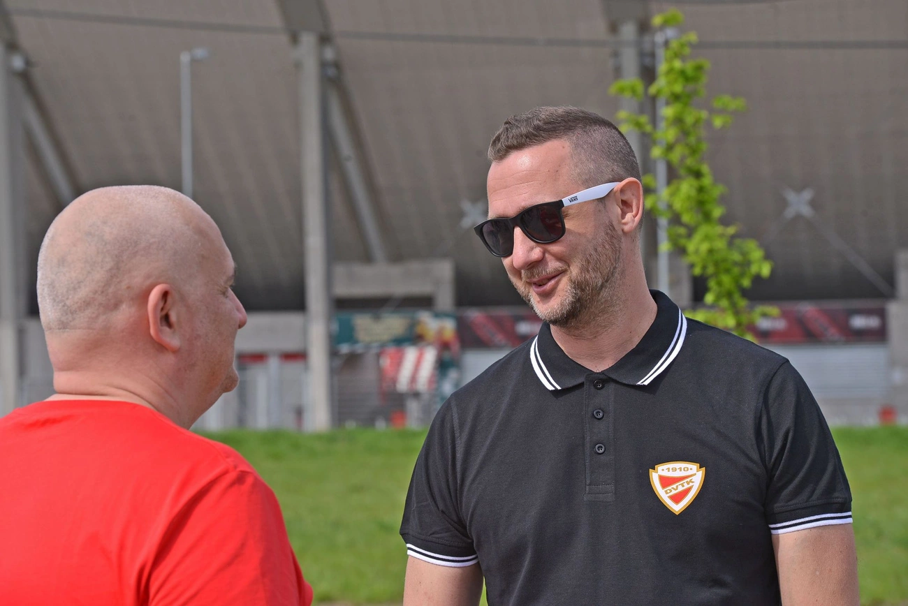 A DVTK kosárlabda szakosztályának Ültess fát! akciója