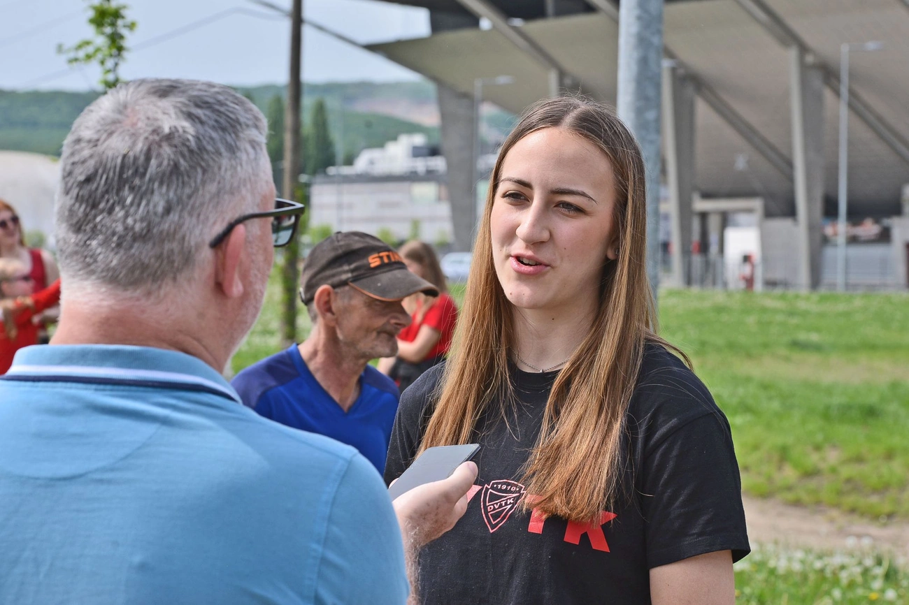 A DVTK kosárlabda szakosztályának Ültess fát! akciója