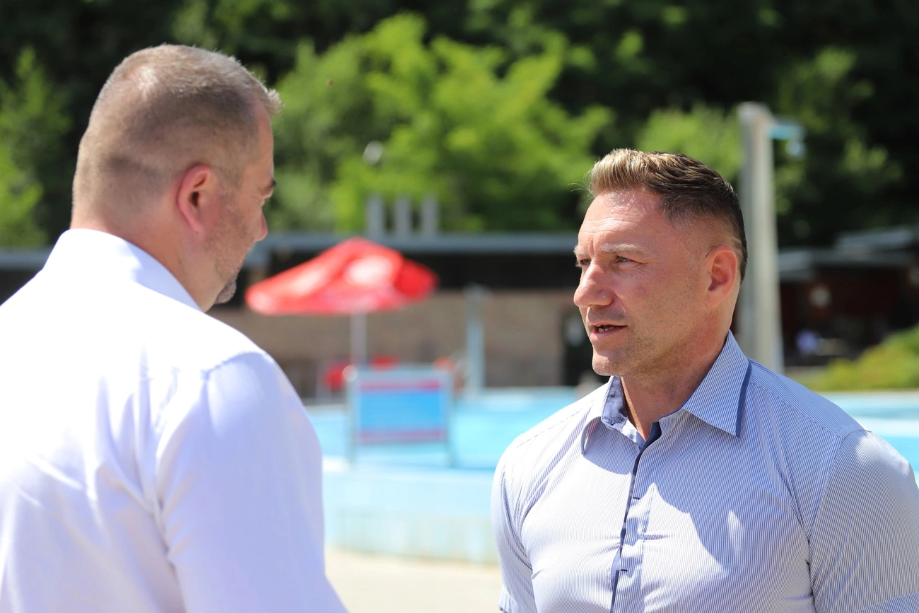 Megnyitottak a Barlangfürdő külső medencéi