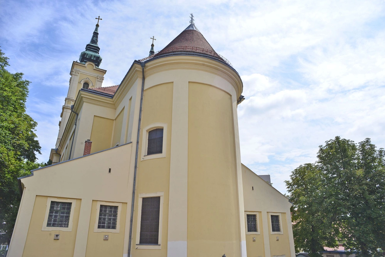 Felújítás a Mindszenti plébánián