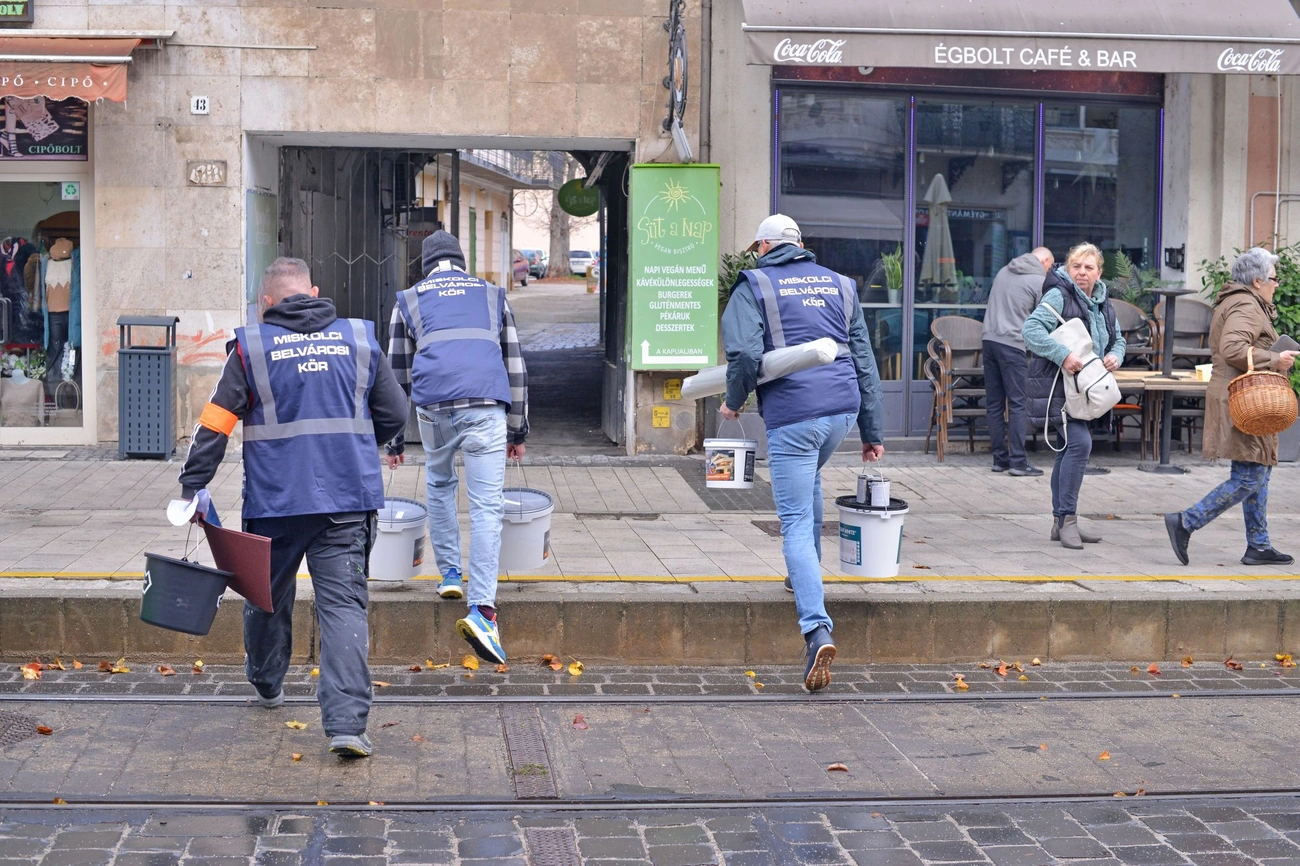 Belvárosi kapualj festés