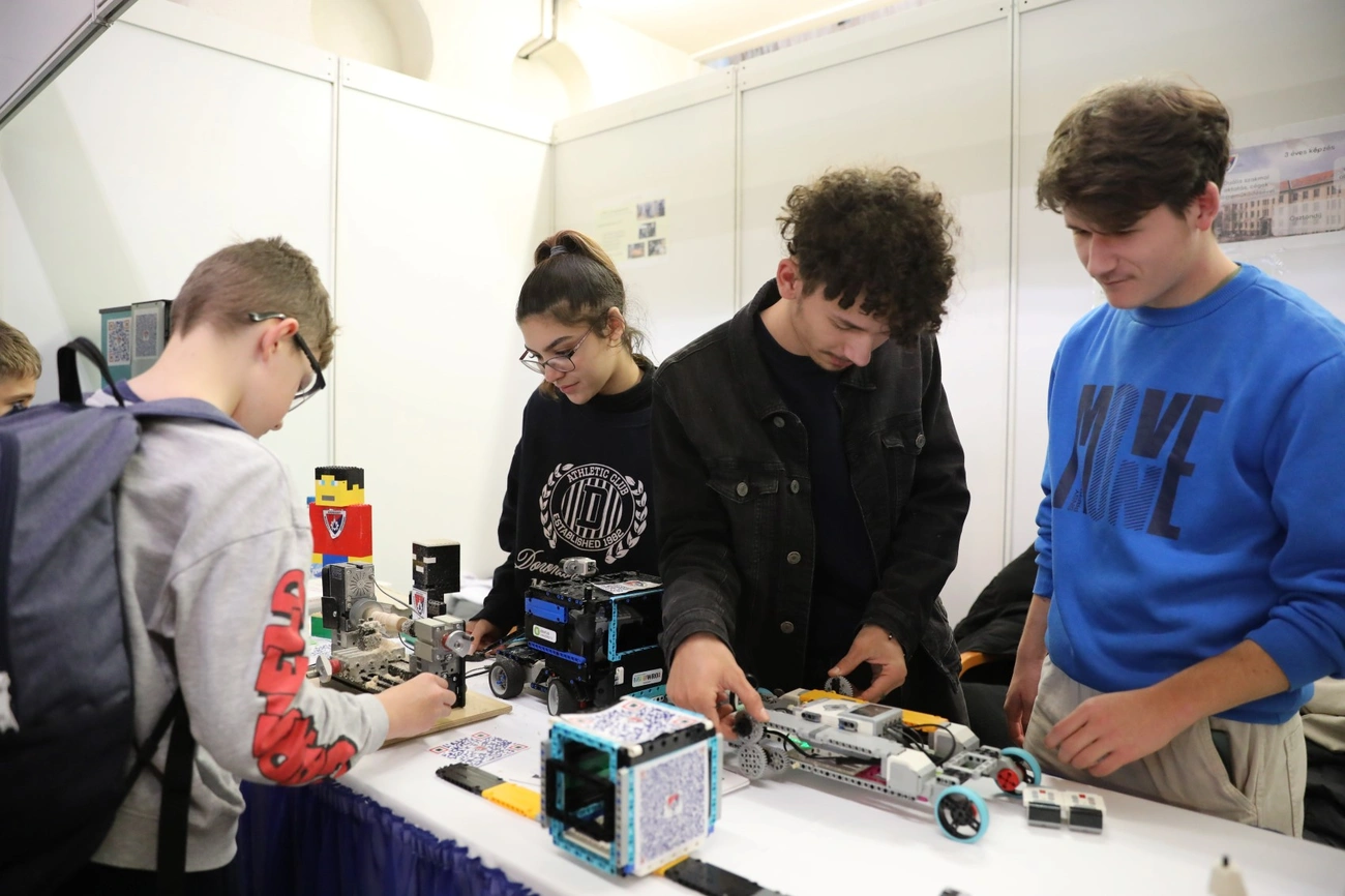 Pályaválasztási kiállítás a Miskolci Egyetemen