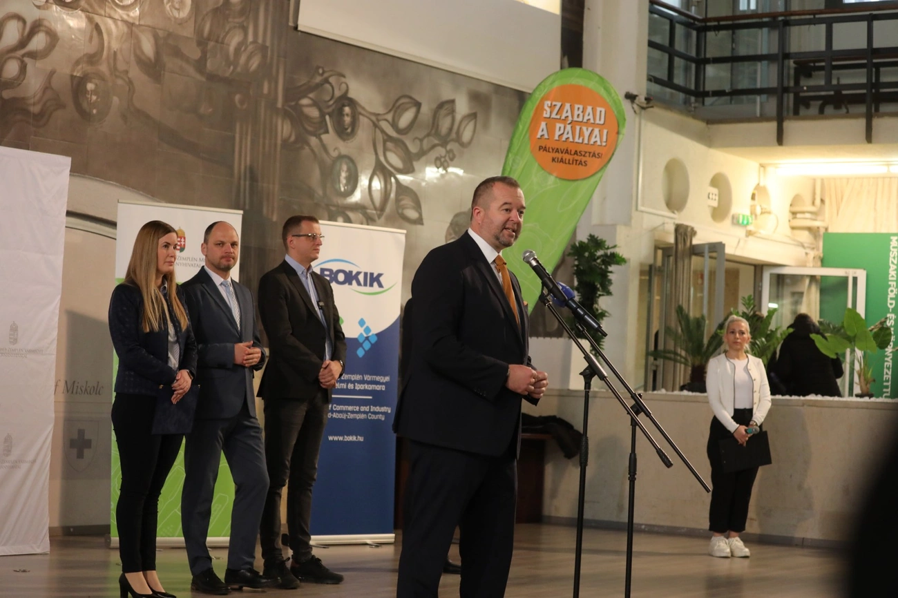 Pályaválasztási kiállítás a Miskolci Egyetemen