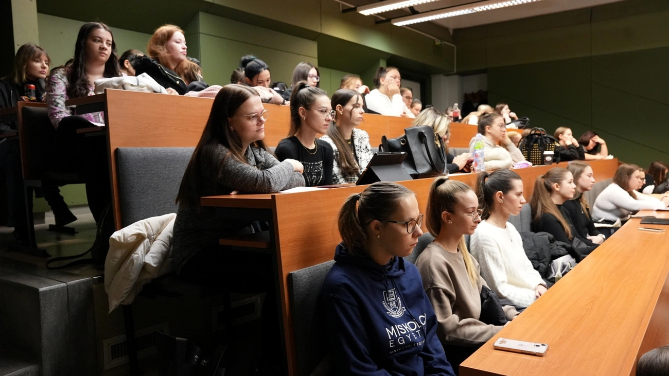 Kerekasztal a dadogásról az egyetemen