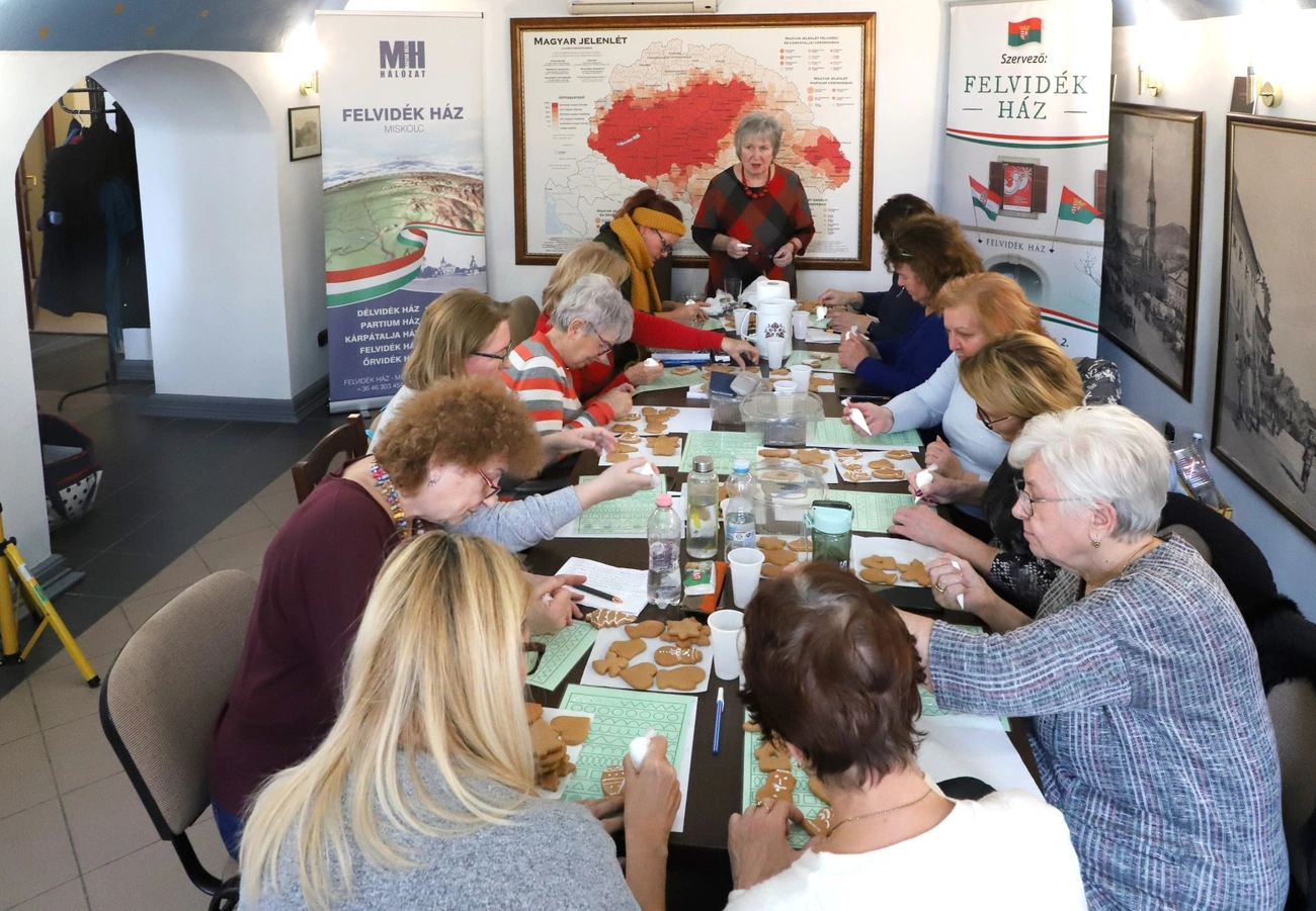 Mézeskalács készítő tanfolyam a Felvidékházban