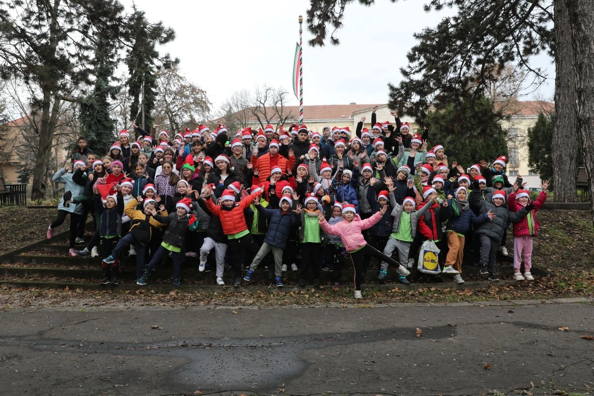 Mikulásfutás a Népkertben. Fotó: Juhász Ákos