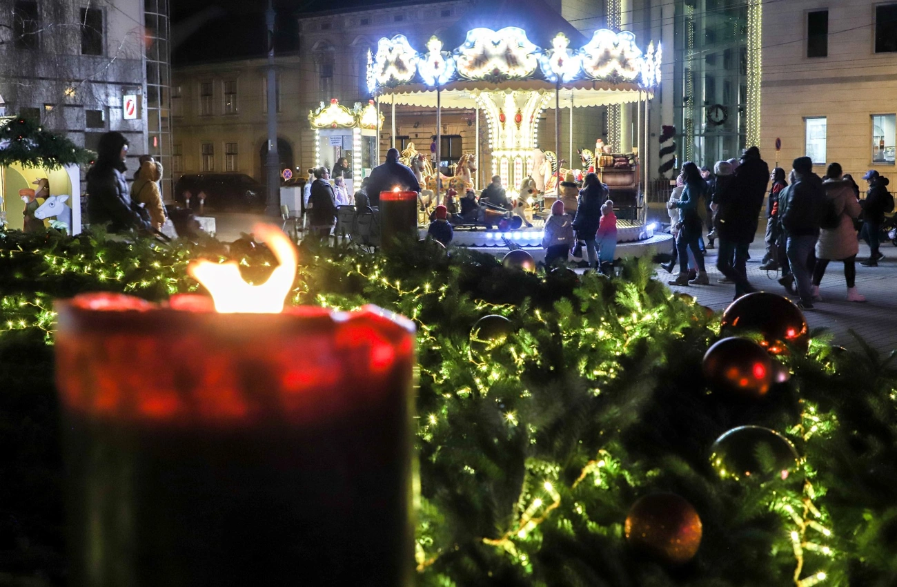 Adventi programok péntek este a Szent István téren