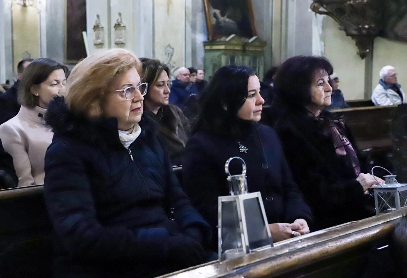 Betlehemi láng fogadása  Minorita templomban