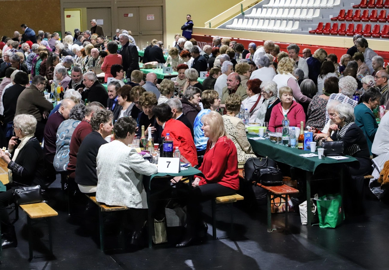 Óévbúcsúztató zenés táncos est a Generali Arénában