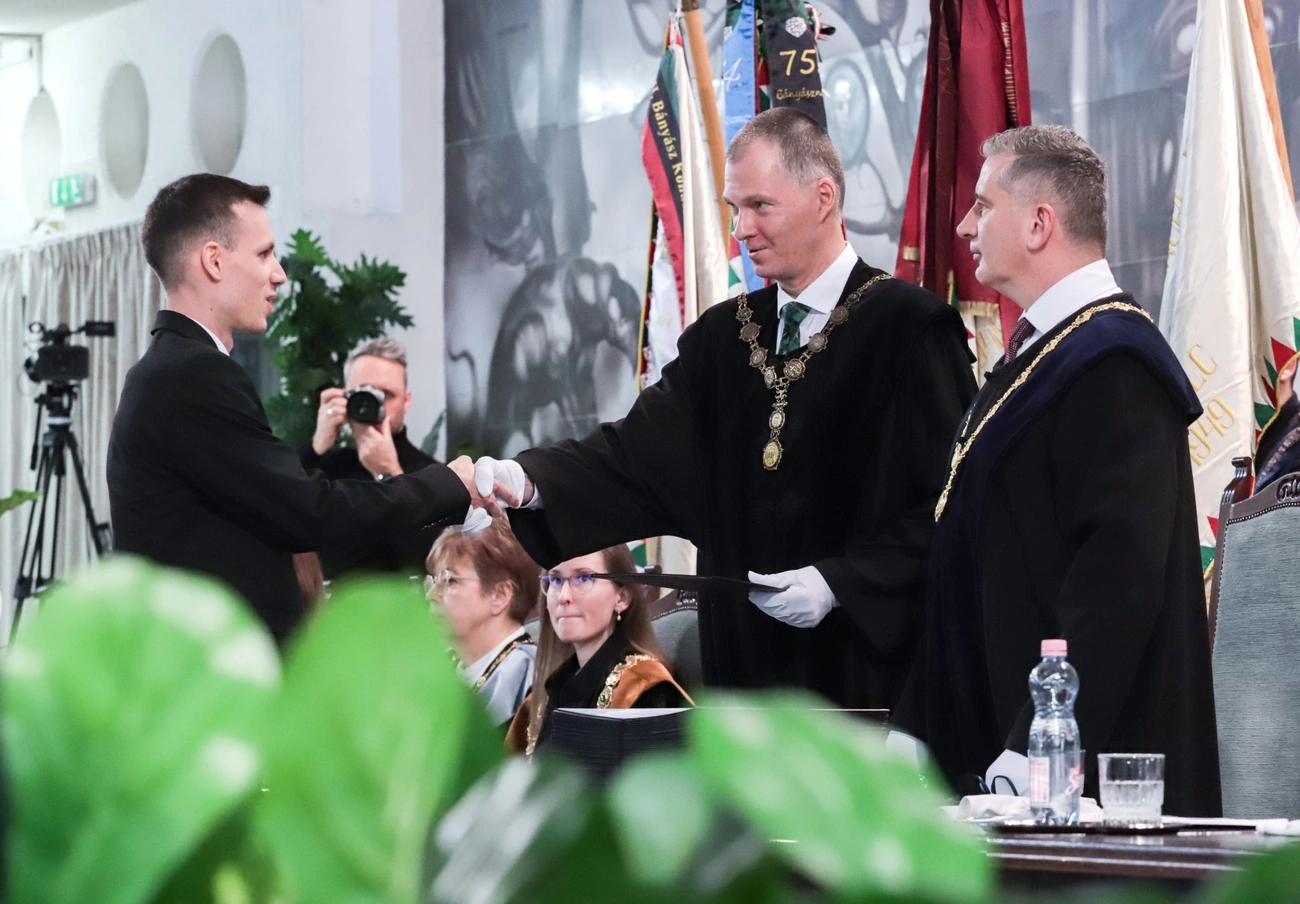 Diplomaátadó ünnepség a Miskolci Egyetemen