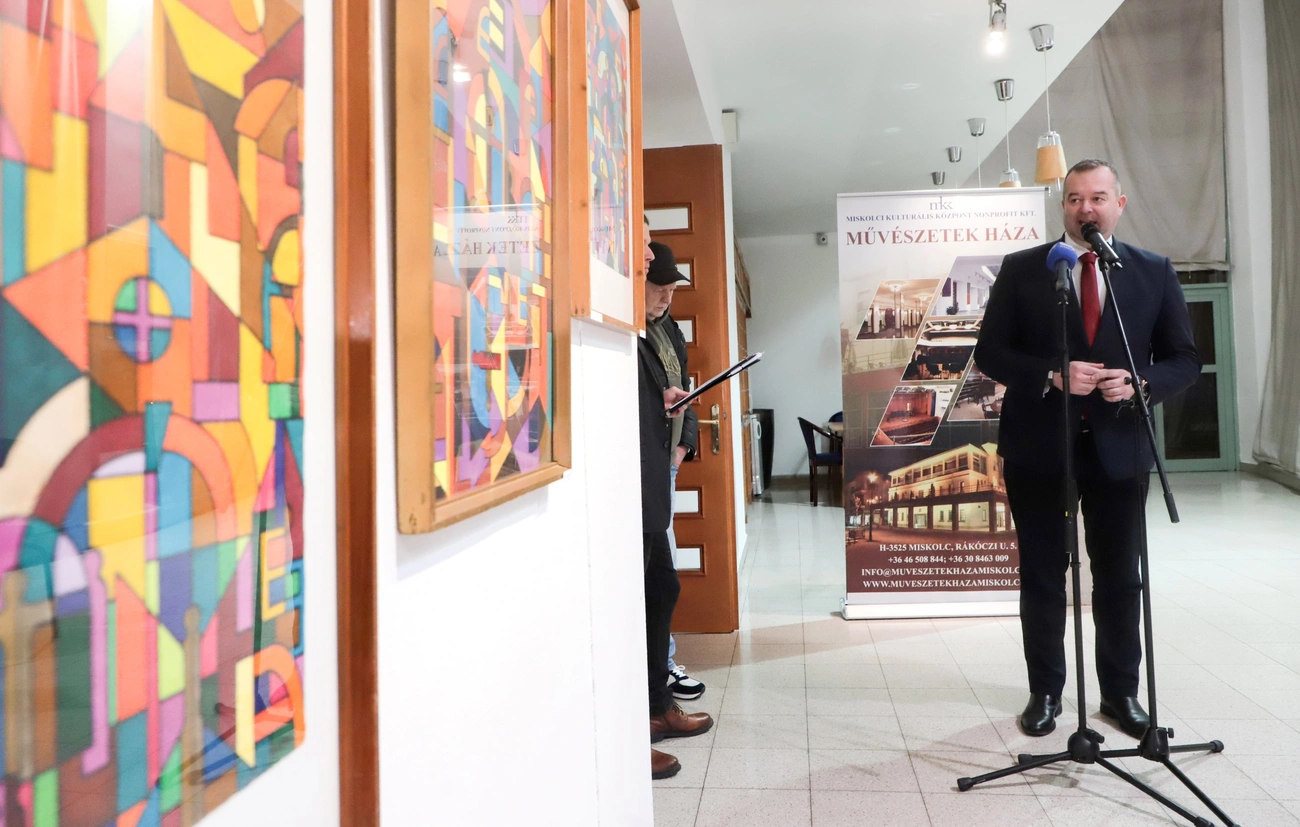 AZ  50 éves  Diósgyőri Képzőművész Stúdió 76’ kiállítása a Mühában