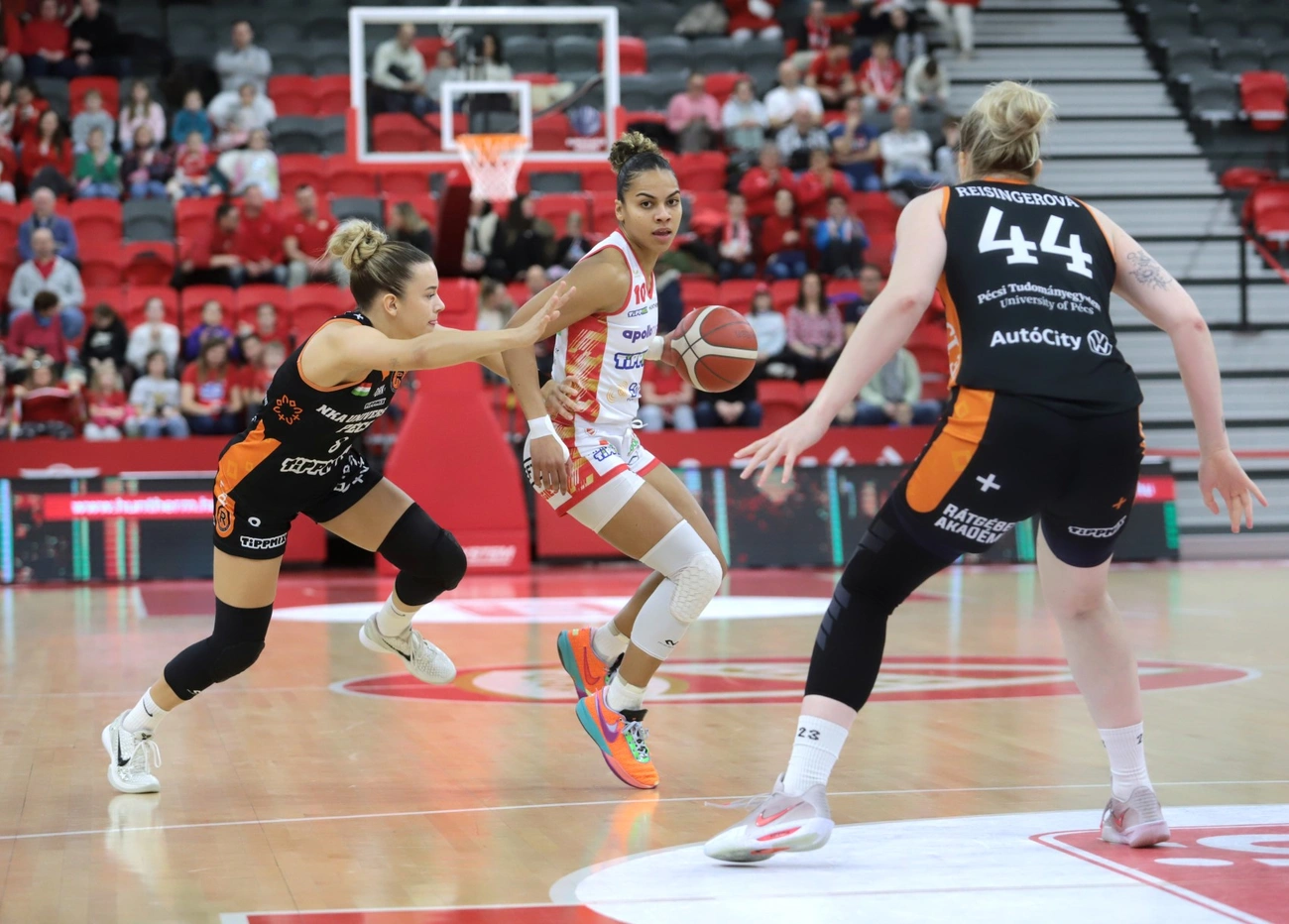 DVTK HUNTHERM - NKA Universitas Pécs 68-58