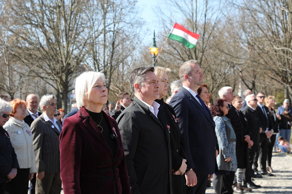 Március 15-ei megemlékezés a Petőfi téren