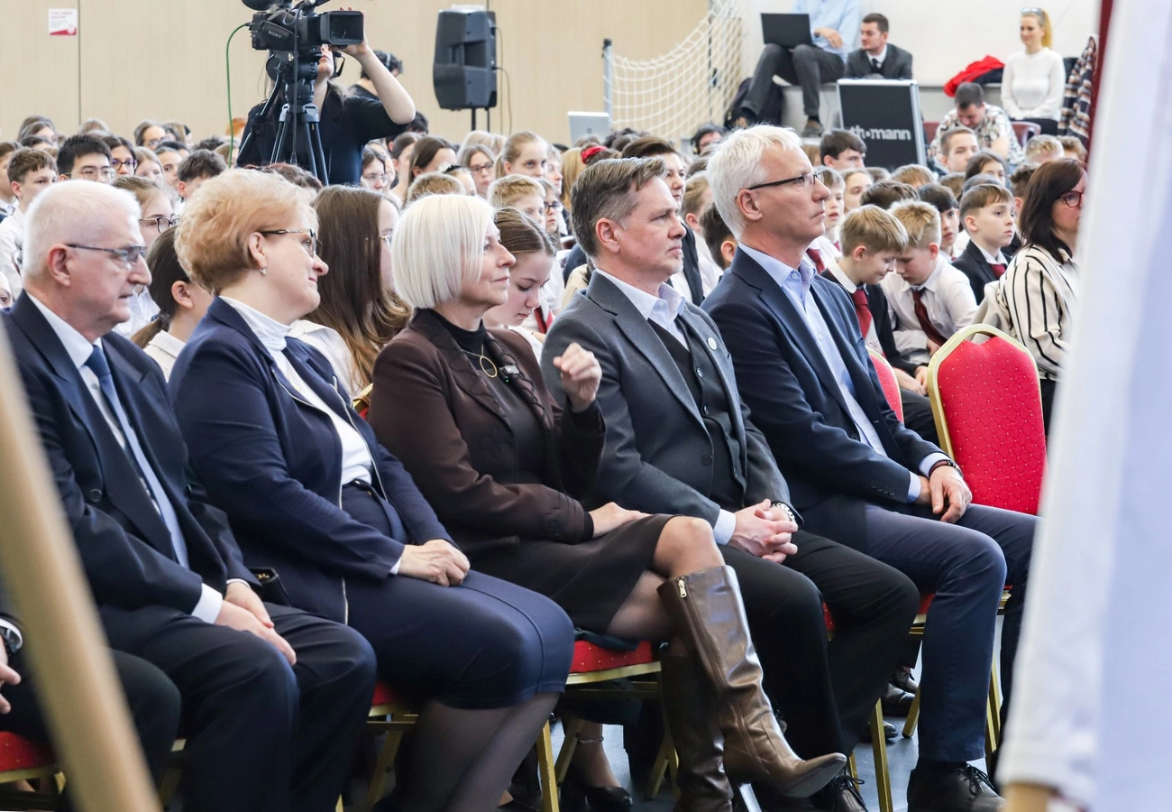 Jezsuita szentmise alapkőletétel előtt