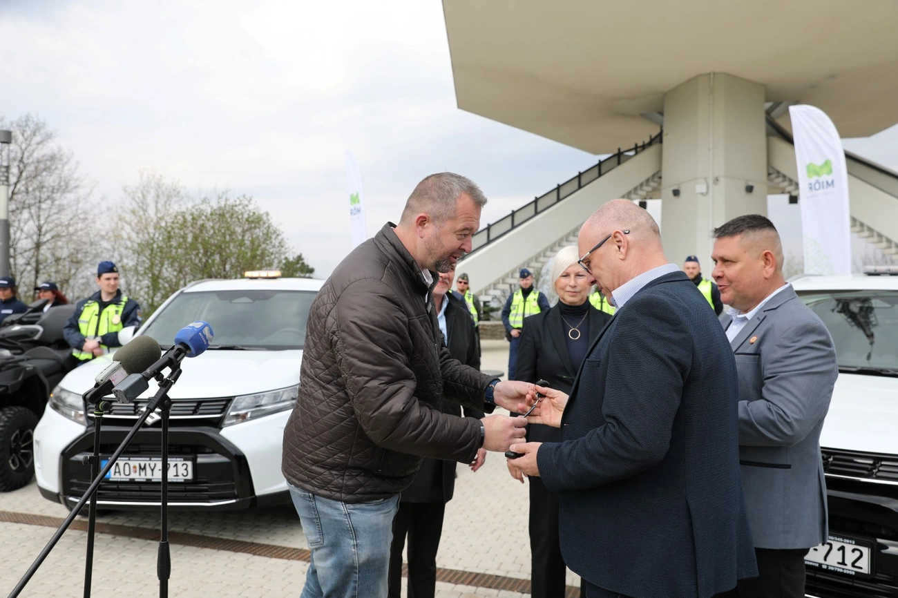 Gépjármű átadás a polgárőr és rendészeti szervezeteknek