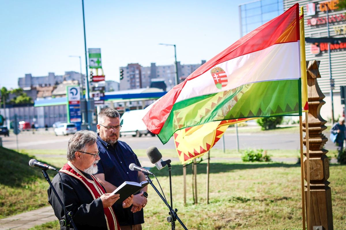 Bombatámadás áldozataira emlékeztek