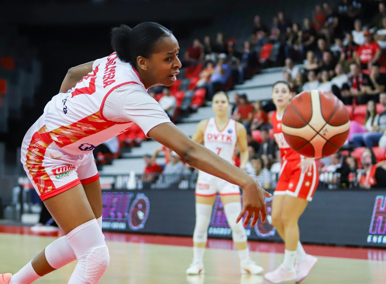 DVTK HUNTHERM - KKŽ Crvena Zvezda 66-71