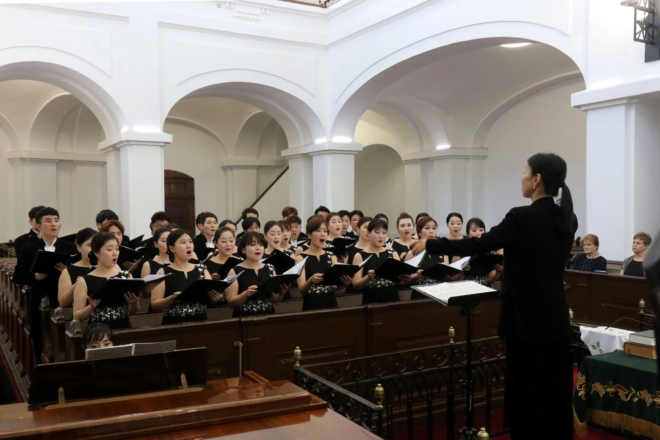 Asani kórus koncertje a Belvárosi református templomban