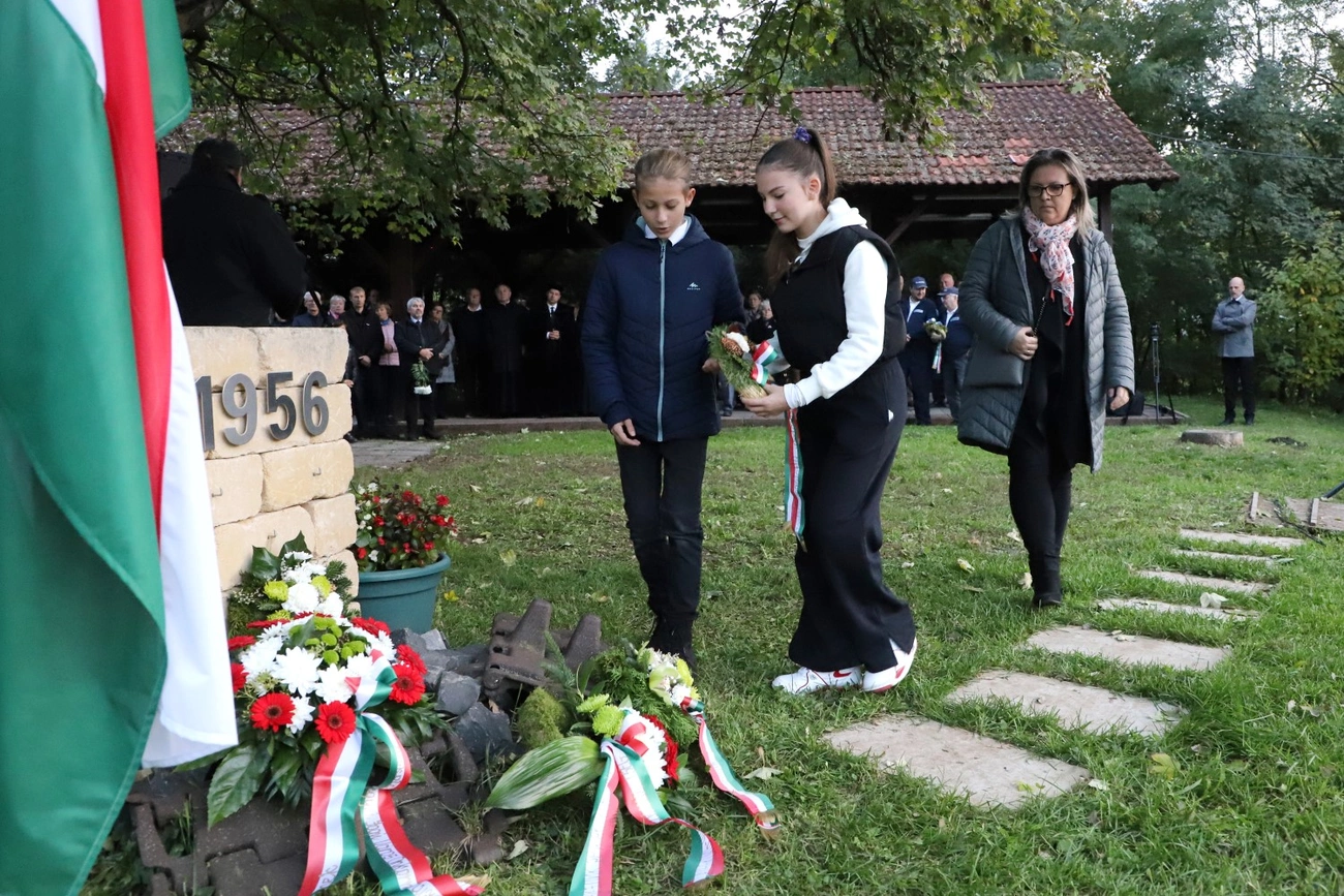 1956 - megemlékezés Görömbölyön 