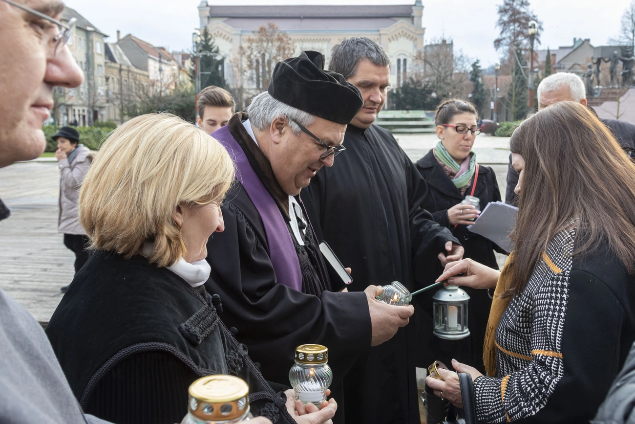 A betlehemi láng fogadása és átadása 