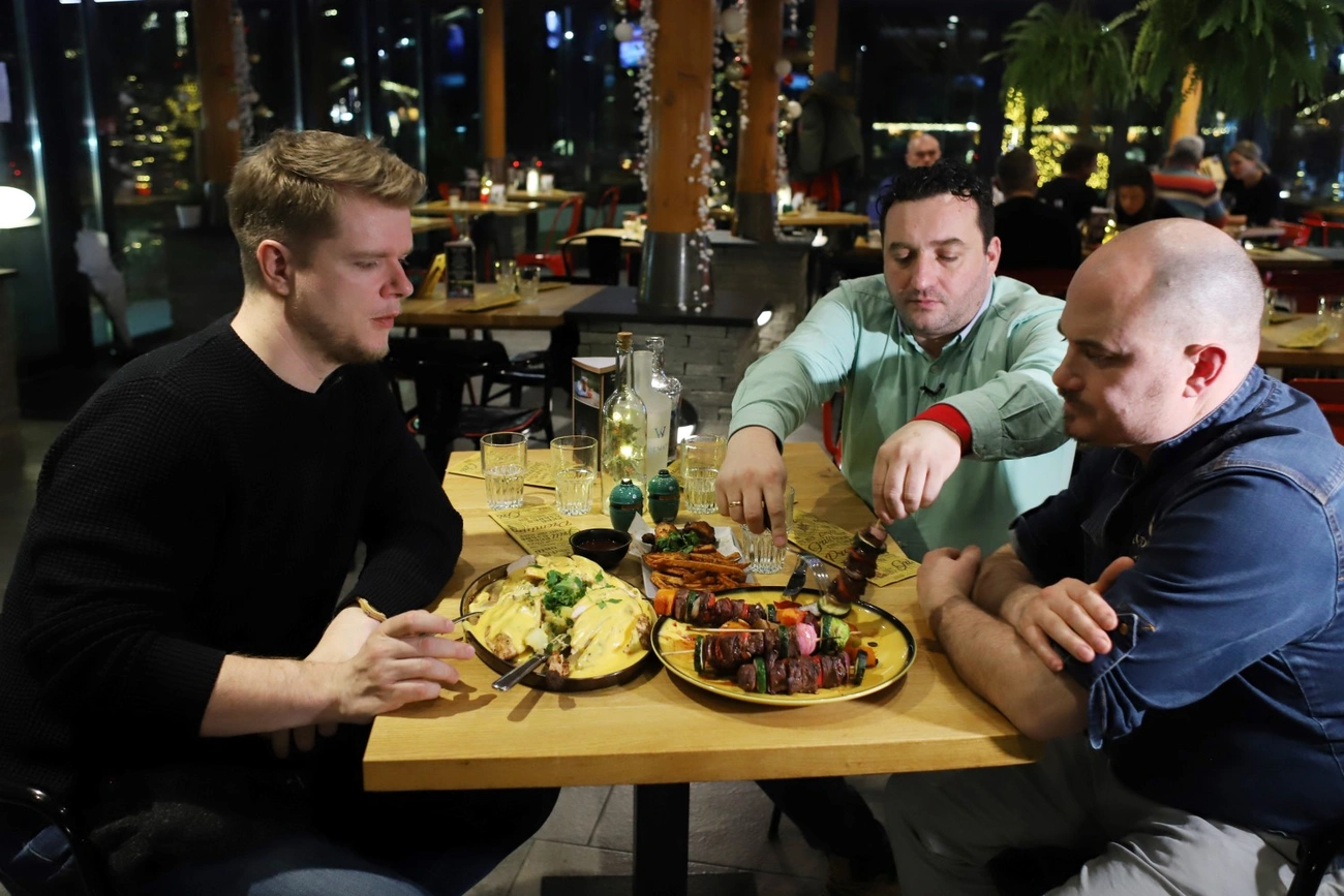 Acéllábos az Avalon Sörkert &amp;amp; Grill Gardenben 