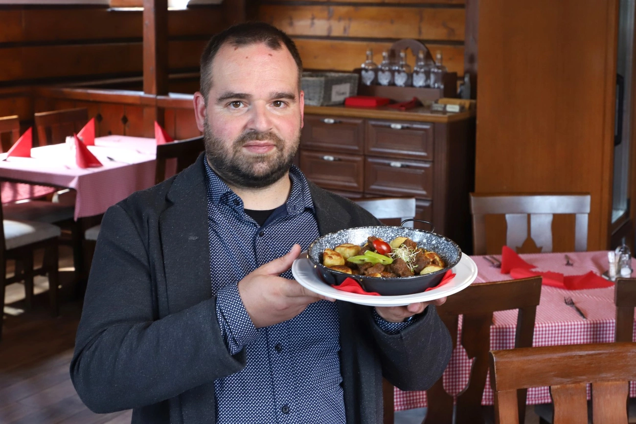 Acéllábos körkép:  Avasi Sörház