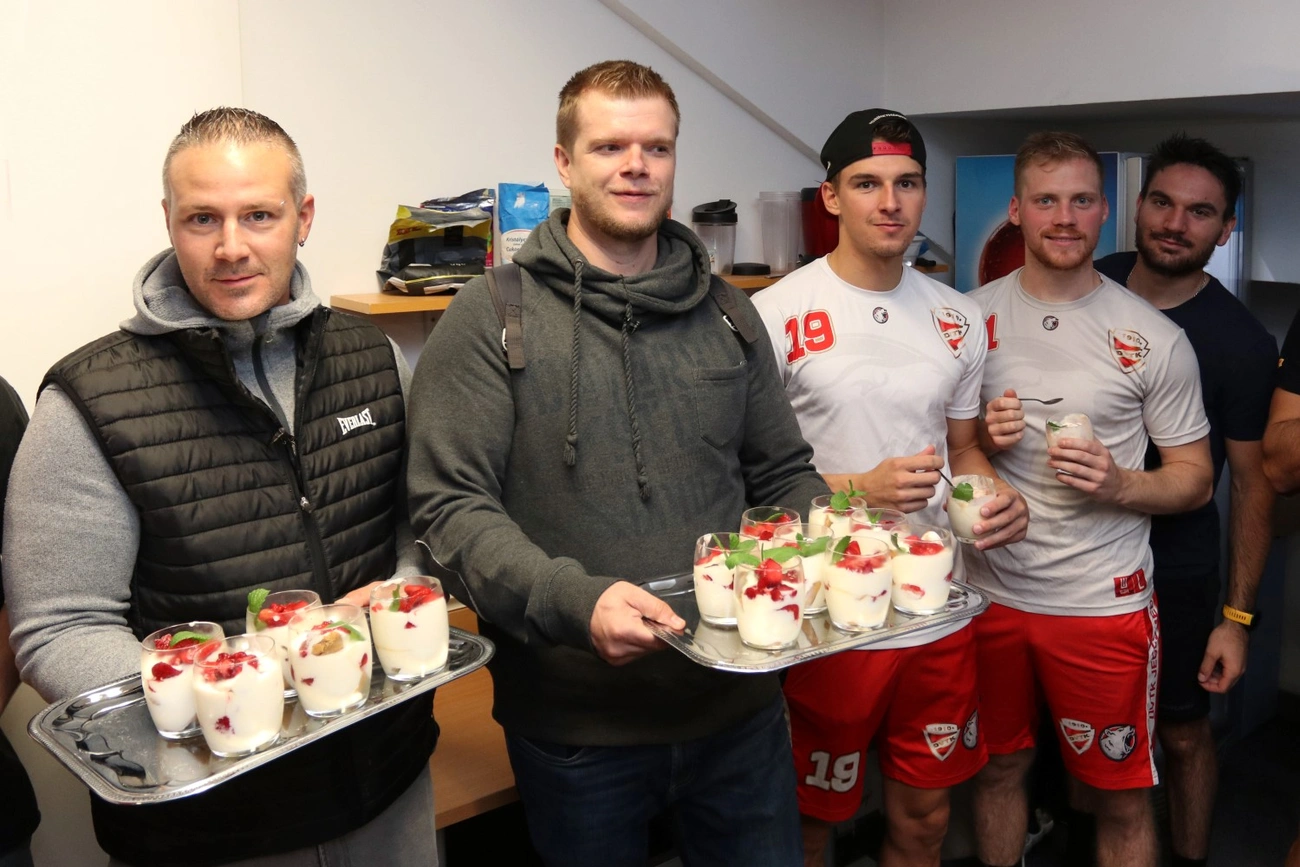 Acéllábos a Jégcsarnokban 