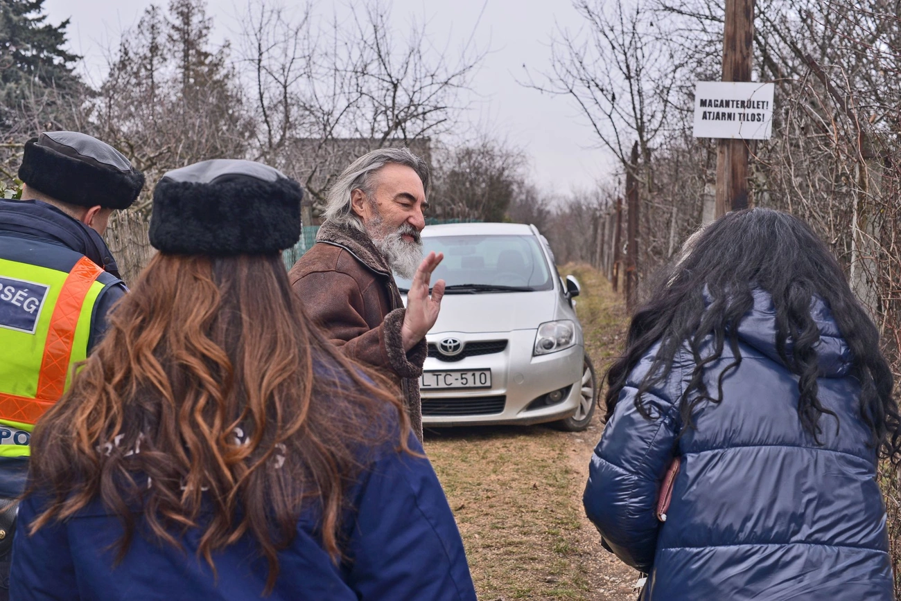 Adományt visz a rendőrség a Házhoz megyünk program keretében 