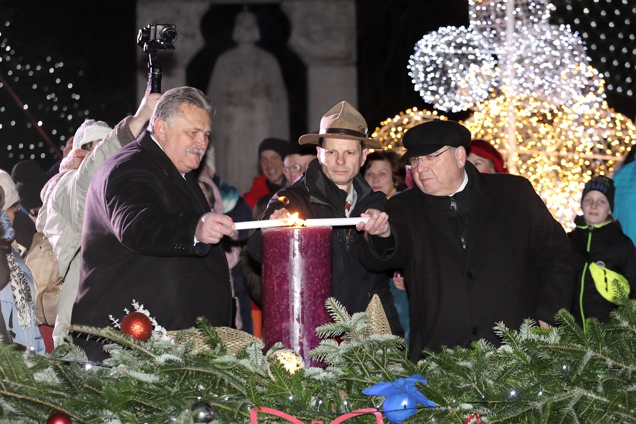 Miskolc advent: ünnepi műsor és gyertyagyújtás 