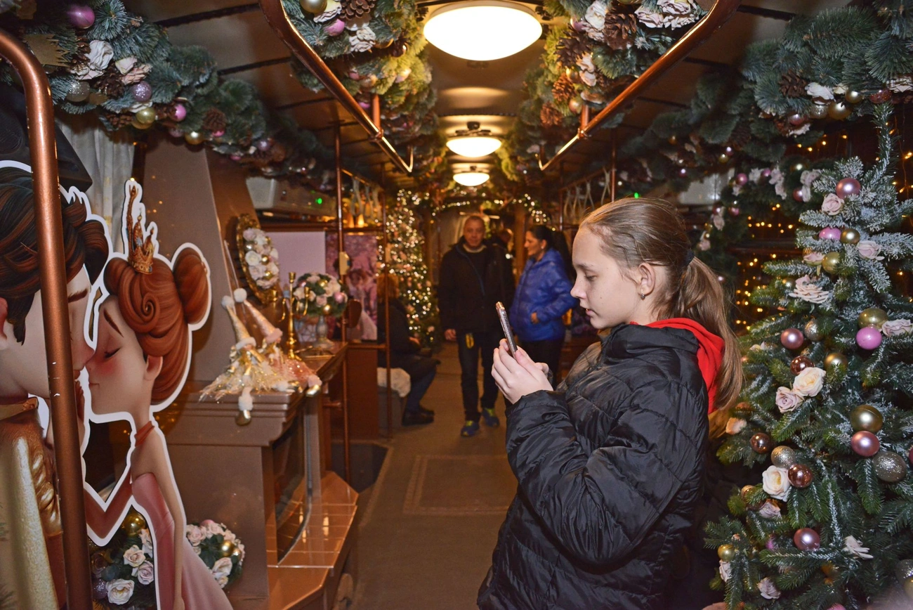 A nyereményjáték nyerteseivel elindult az adventi villamos 