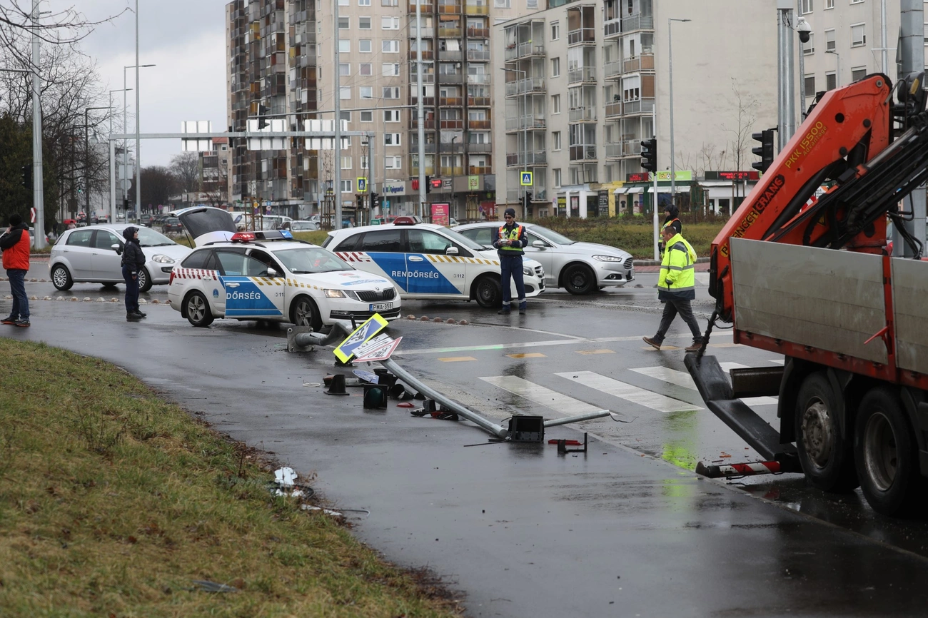 Baleset a turbó körforgalomban