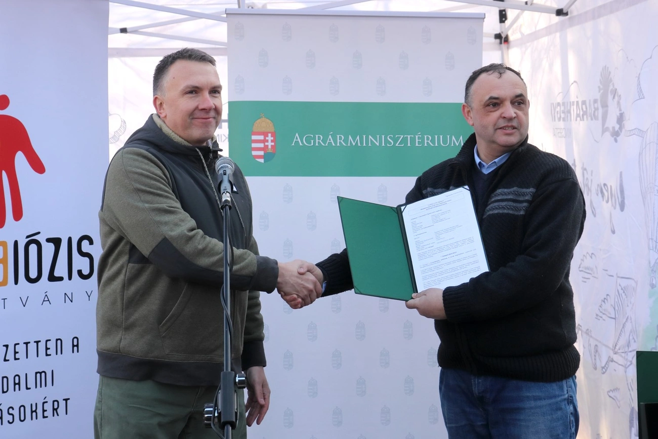 Adomány átadás a Baráthegyi Majorságban 