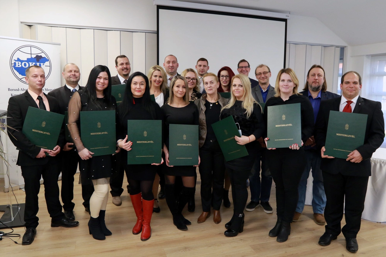 Mesterleveleket adtak át a BOKIK-nál