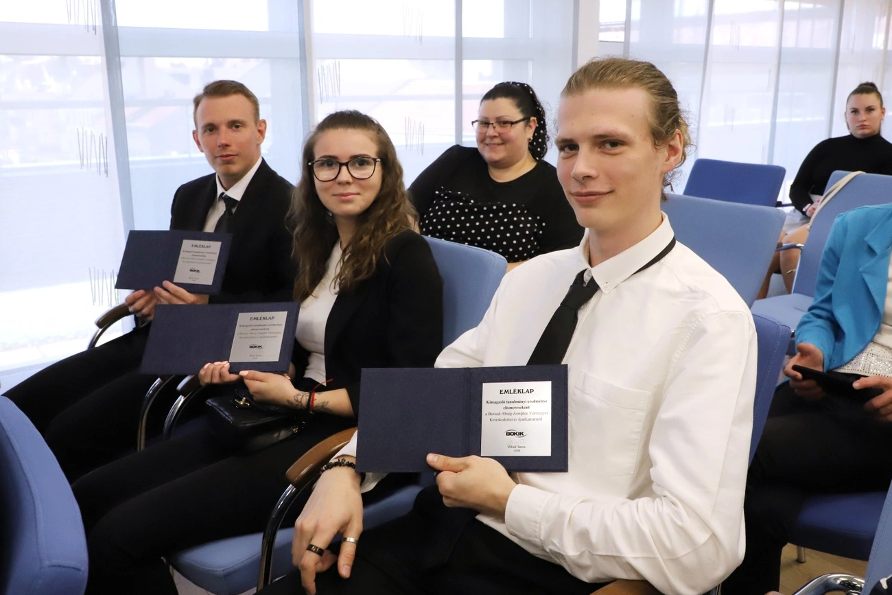 Kiváló tanulók elismerése a BOKIK-ban 