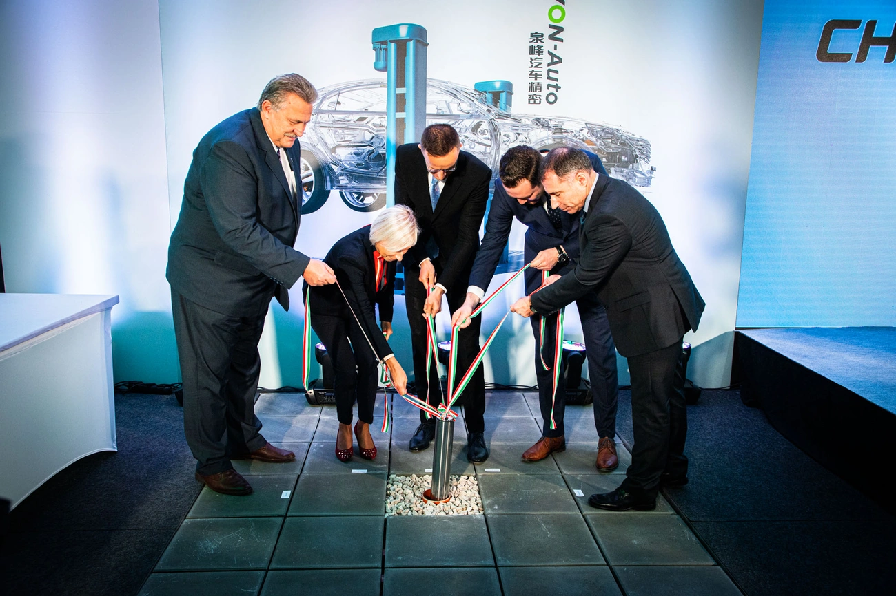 Chervon Auto alapkőletétel