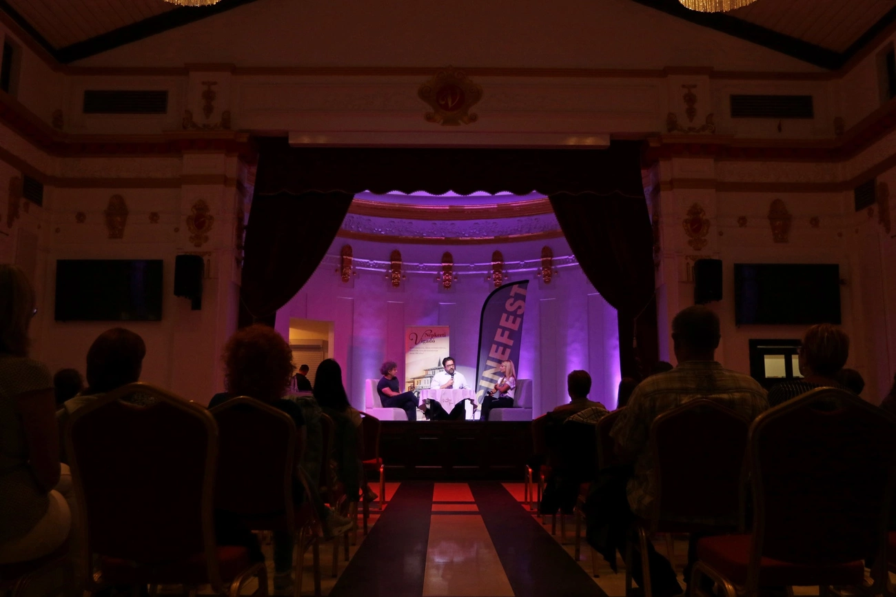 Filmvetítés és közönségtalálkozó a Vigadóban