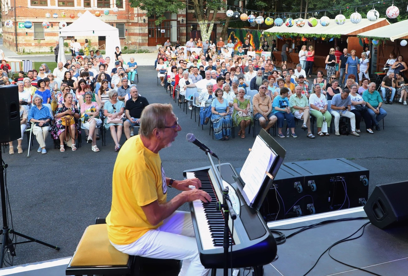Miskolci Vokál napok a Csengey kertben