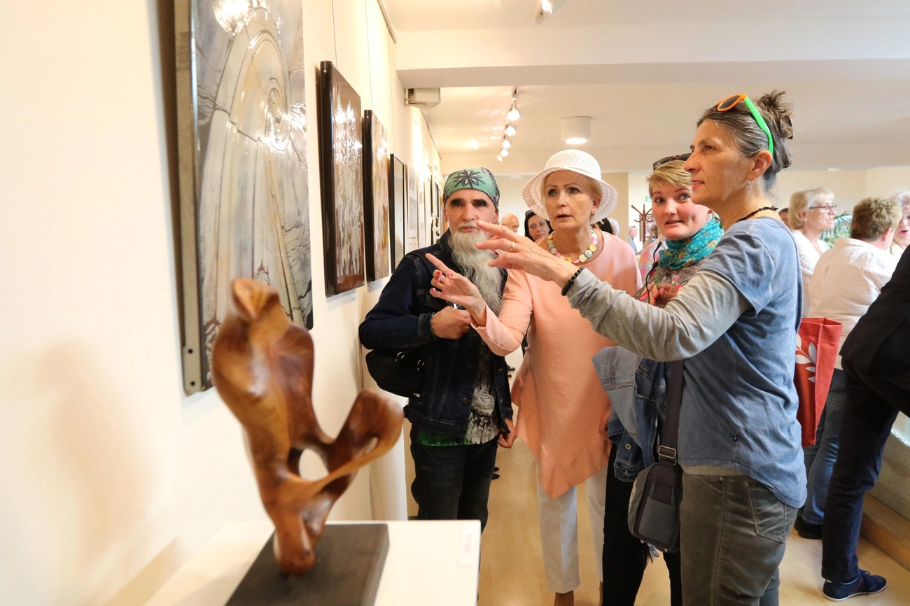 Múltunk és jelenünk - a Diósgyőri Képzőművész Stúdió '76 kiállítása 