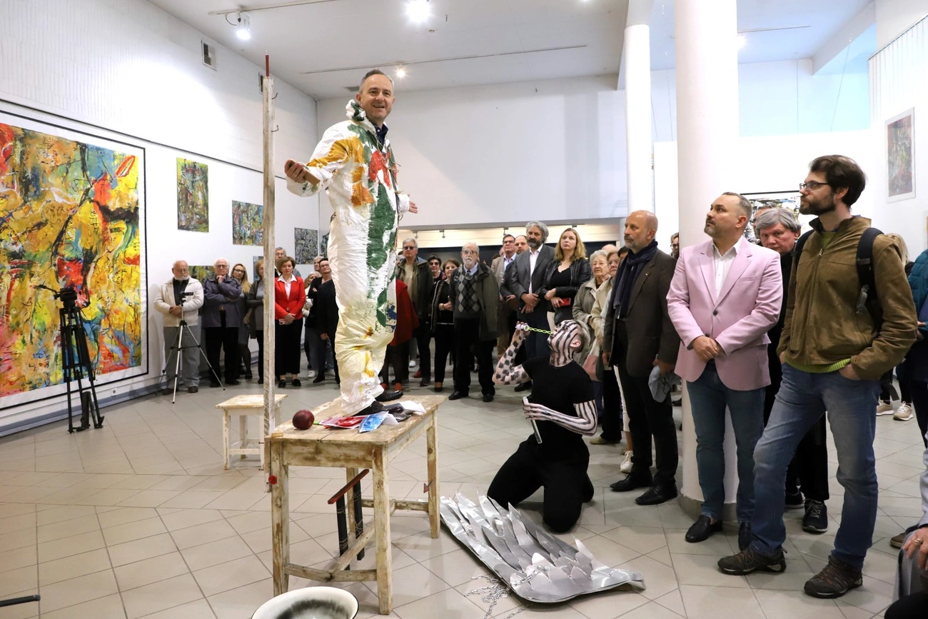 Drozsnyik István kiállítás a Miskolci Galériában 