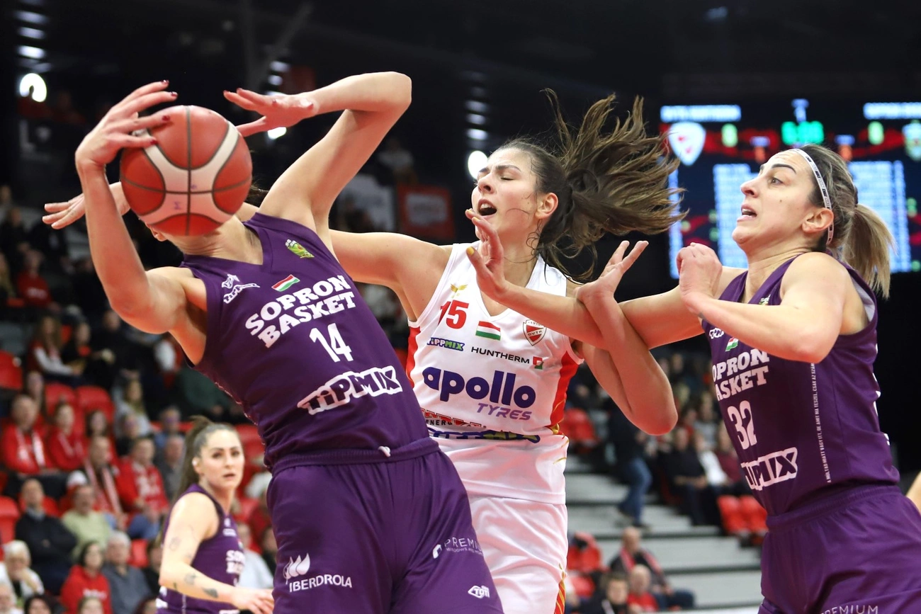  DVTK HUNTHERM - Sopron Basket : 86-71 